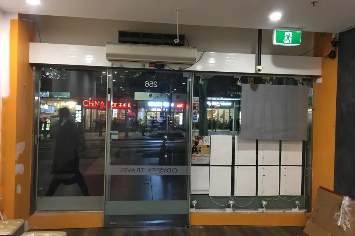 Travel Agency & Cafe Melbourne - Before